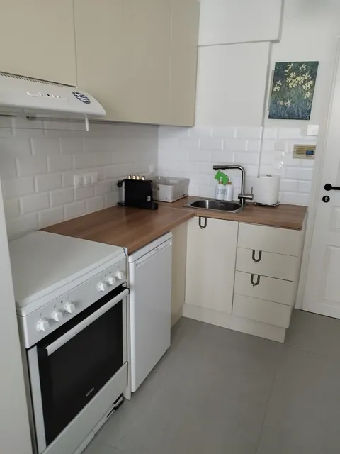 HappyFace Holiday Studio