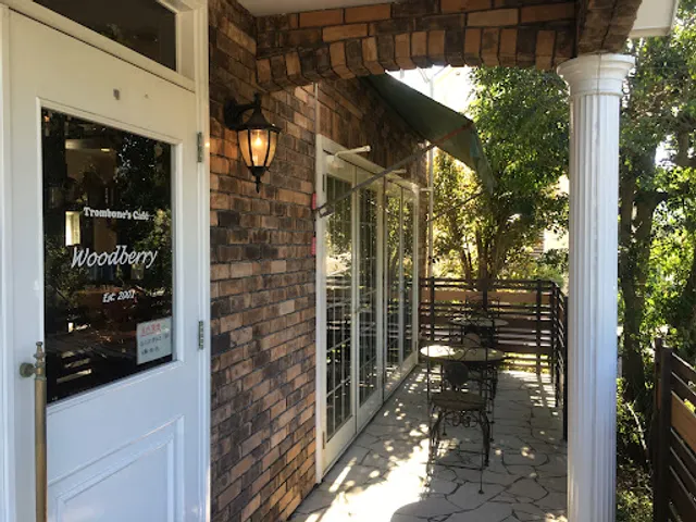 トロムヴォーンズカフェウッドベリー