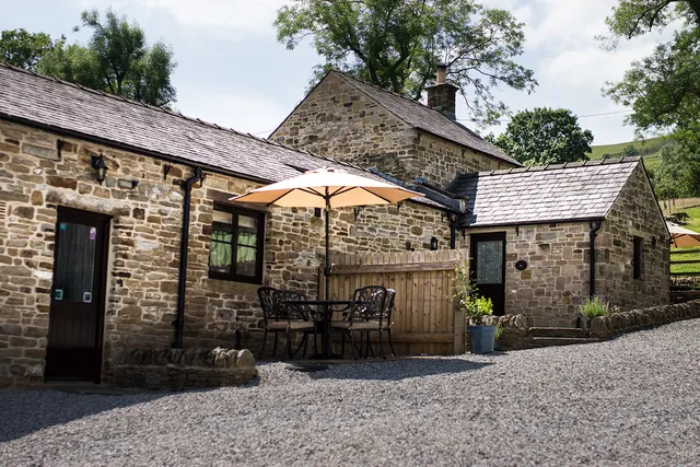 Oaker Farm Holidays - Cottages and Shepherd's Hut