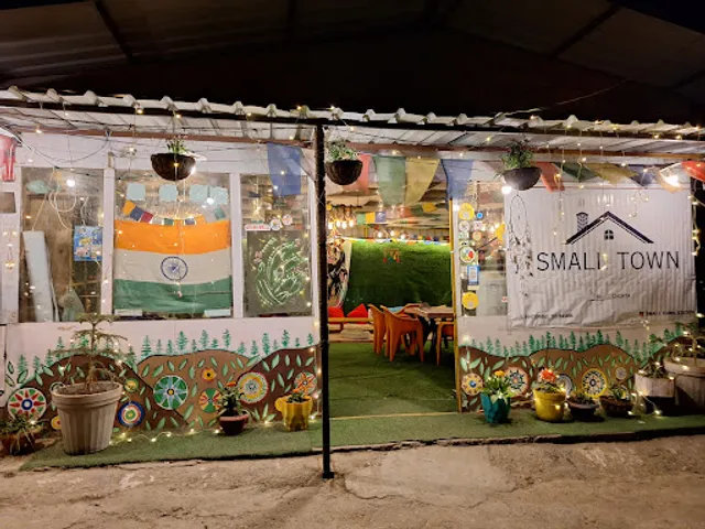 Small town station Cafe & Stay