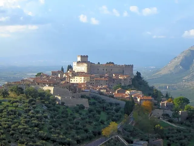 B & B Latina Station