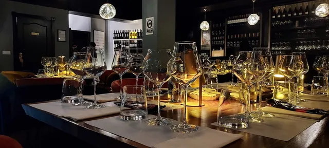 Flor De Sal Vinos Y Catas Wine Bar