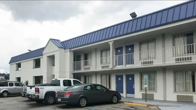 Motel 6 Houston, TX - East