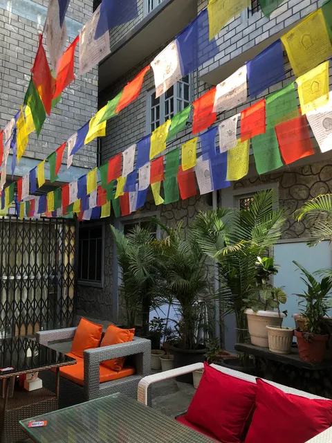 Dragon Tibetian Mo:Mo and Shabhaklape Restaurant