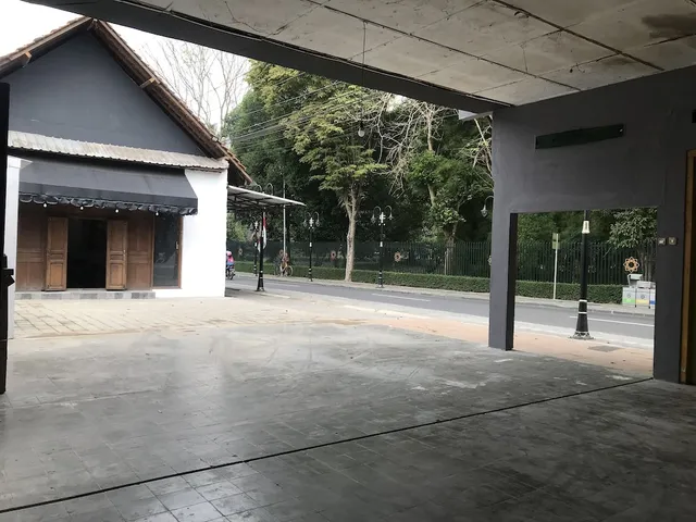 Watu Agung Guesthouse and Resto