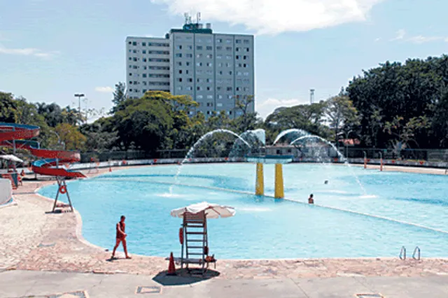 CEE MOOCA (SALIM FARAH MALUF)