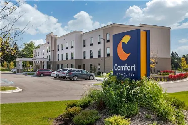 Comfort Inn & Suites Clarkston Pine Knob Area