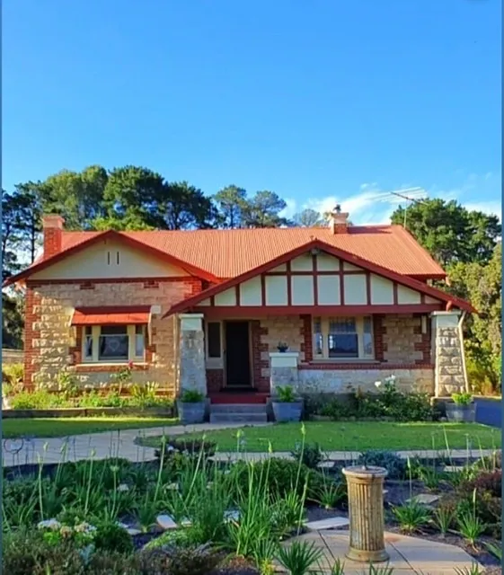 Amongst The Vines Deluxe Retreat