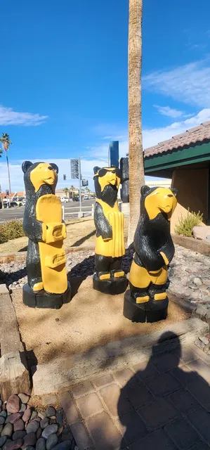 McCulloch Center Plaza