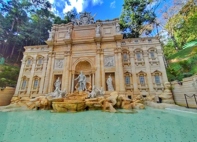 Fontana di Trevi em Serra Negra