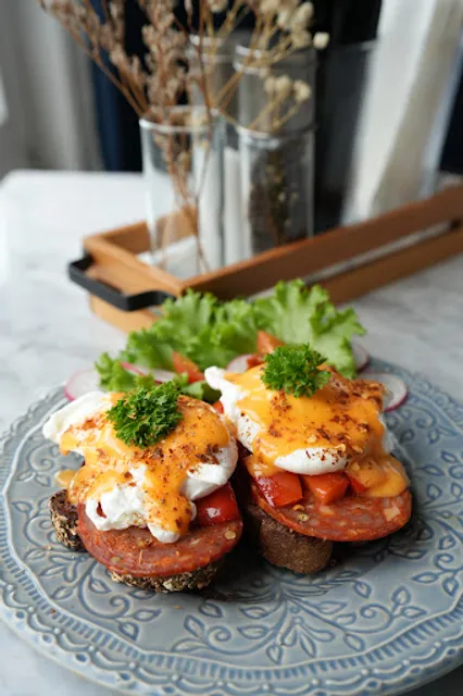 Poldi and Marti Eatery club