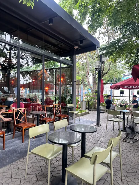 Highlands Coffee Công Viên Nước Hồ Tây