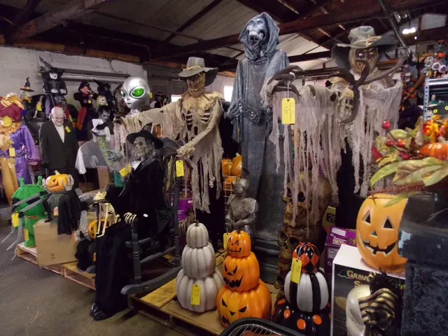 Mall1031: Halloween Wholesale & Supply Store