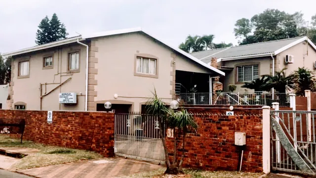 Acquila Guest House & B & B We welcome corporate and leisure clients