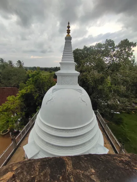Pond - Isurumuniya Temple