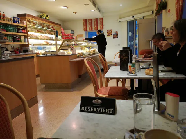 Laleh & Aschaa's Café- Bäckerei- Imbiss (ehemaliger Linsbichler)