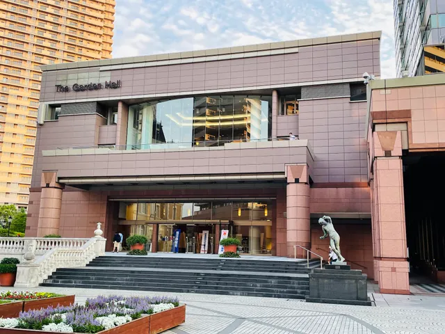 The Garden Hall / The Garden Room