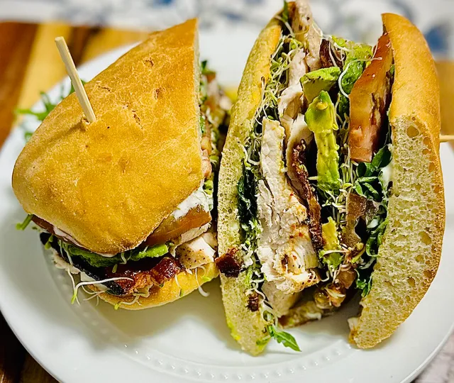 Anolé Scratch Kitchen