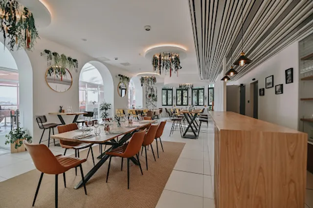 Le Meez Hotel - Restaurant - Carcassonne