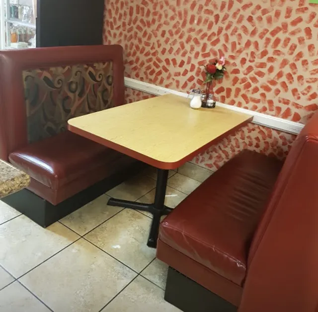 Emanuel #2 Restaurante y Pupuseria