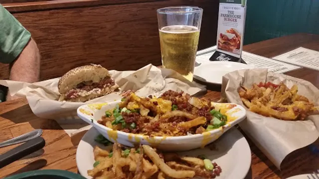 Snuffer's Restaurant & Bar