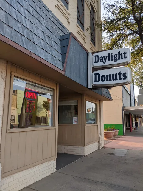 Daylight Donuts