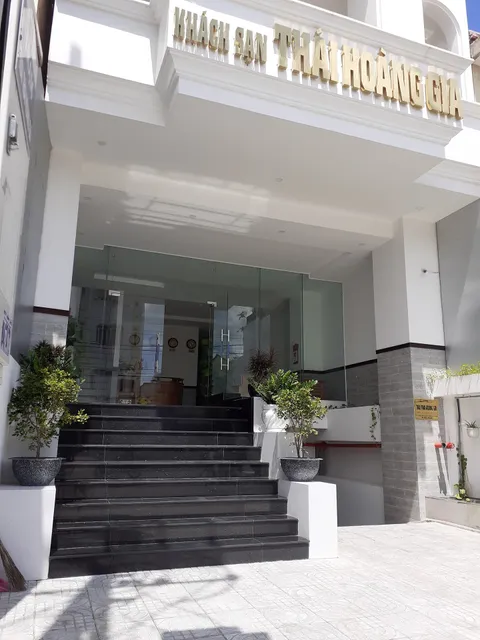 Khách sạn Thái Hoàng Gia