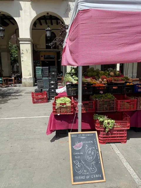 Mercat de Pagès la Sagrera - Plaça Assamblea