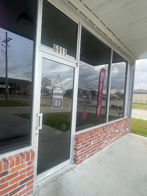 Trap Seafood & Wing Spot On Alma