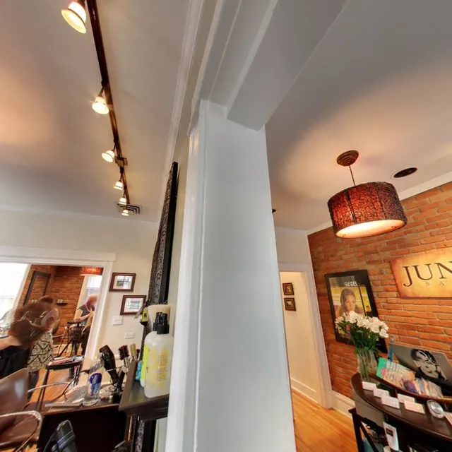 Juno Salon
