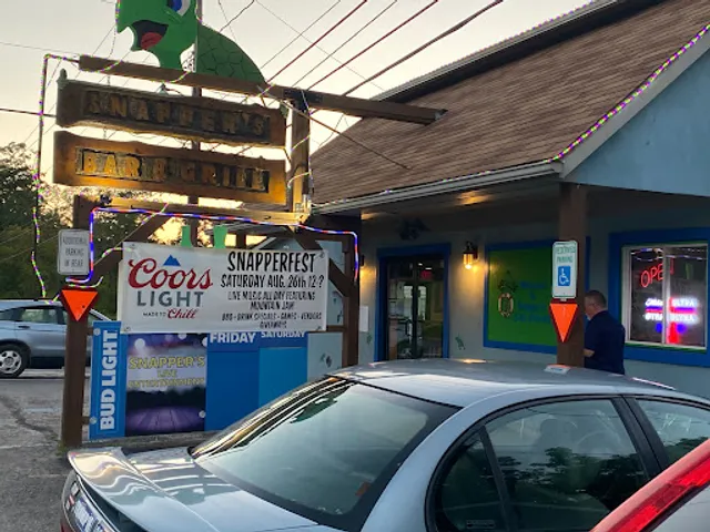 Snapper's Bar and Grill