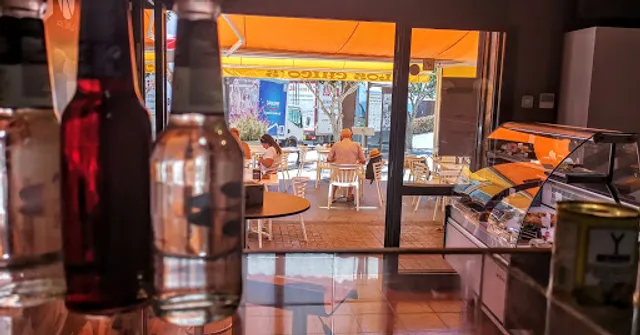 Tasca-Cafetería Los Chikos