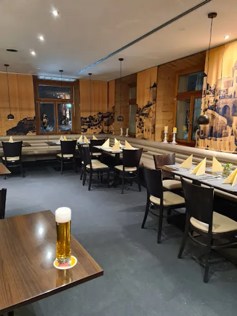 Dimi's Cafe & Bistro