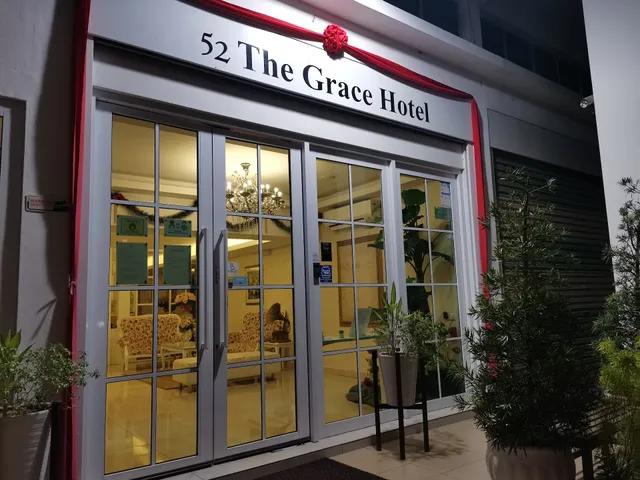 52 The Grace Hotel