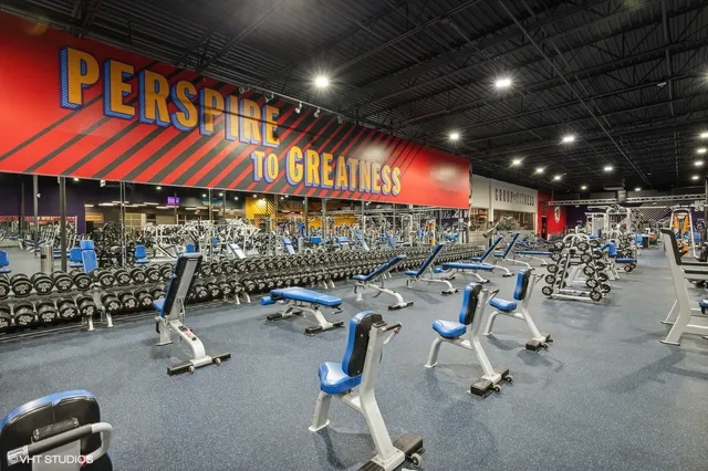 Crunch Fitness - Johns Creek