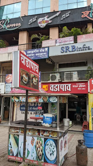 No.1 VADAPAV SOUTH INDIAN MAGIC CIRCLE