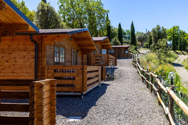 AGRITURISMO e MANEGGIO POGGIO LEONE