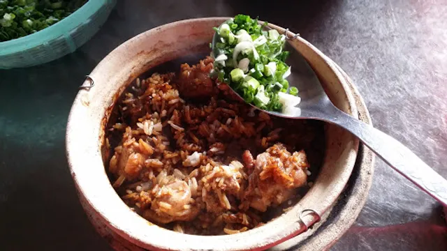 Mei Xiang Claypot Chicken Rice 美香
