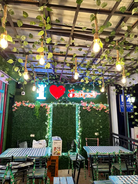 Baithack - Taste of Kulhad (Kothrud)