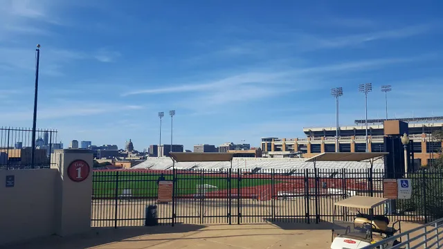 707 Clyde Littlefield Dr