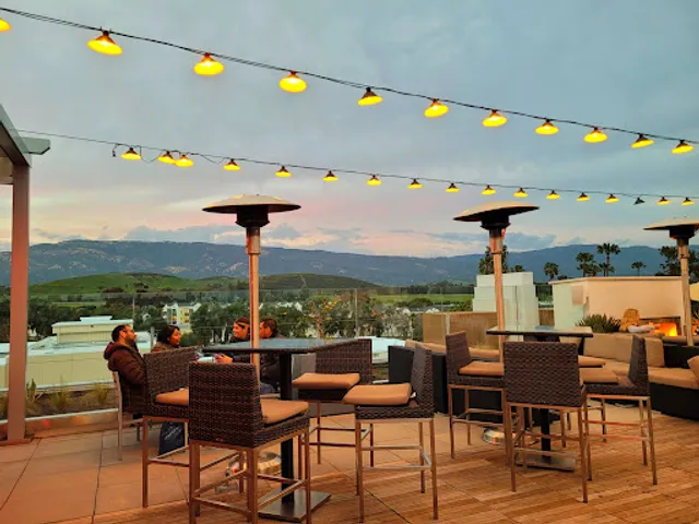 Roof Top Bistro & Bar