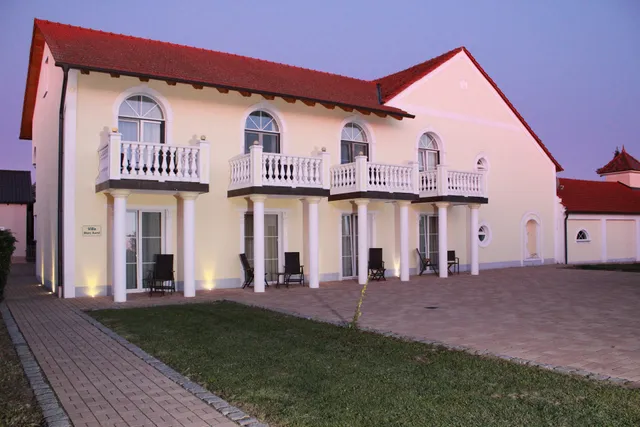 Hotel und Pension am Donaubogen