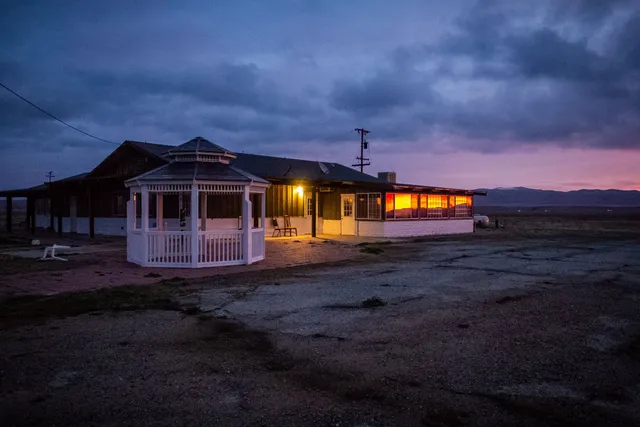 California Valley Motel
