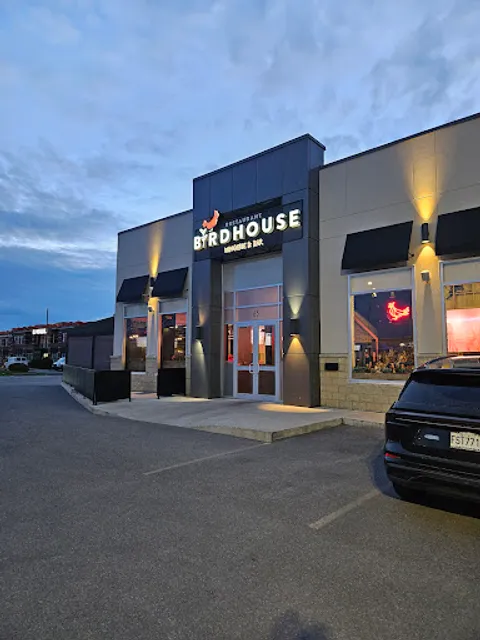 Restaurant Birdhouse Wingerie & Bar Dollard-des-Ormeaux