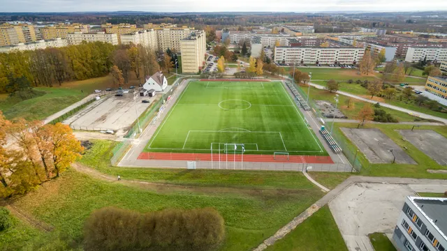 Annelinna jalgpallikunstmuruväljak Tartus