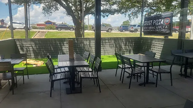 Crust Pizza Co. - Baton Rouge