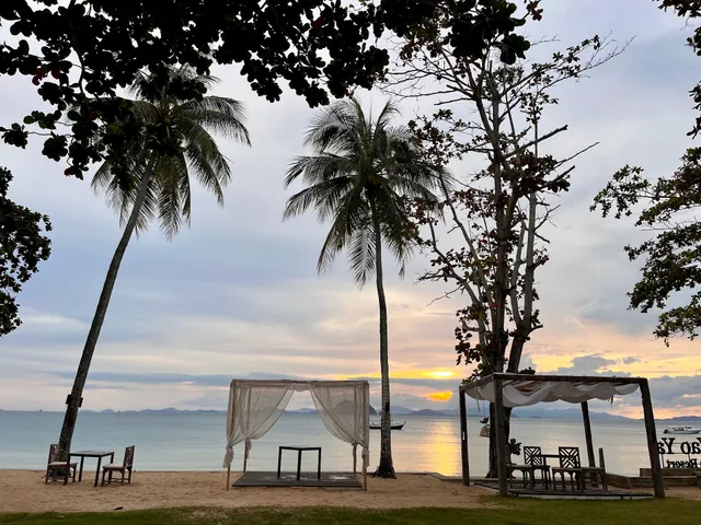 Royal Yao Yai Island Beach Resort