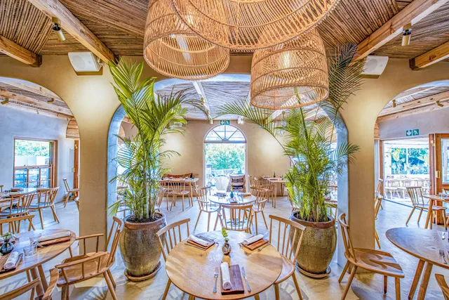 Kolonaki Greek Kouzina