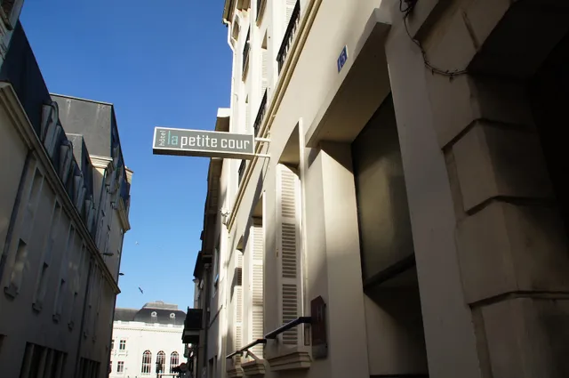 Hôtel La Petite Cour