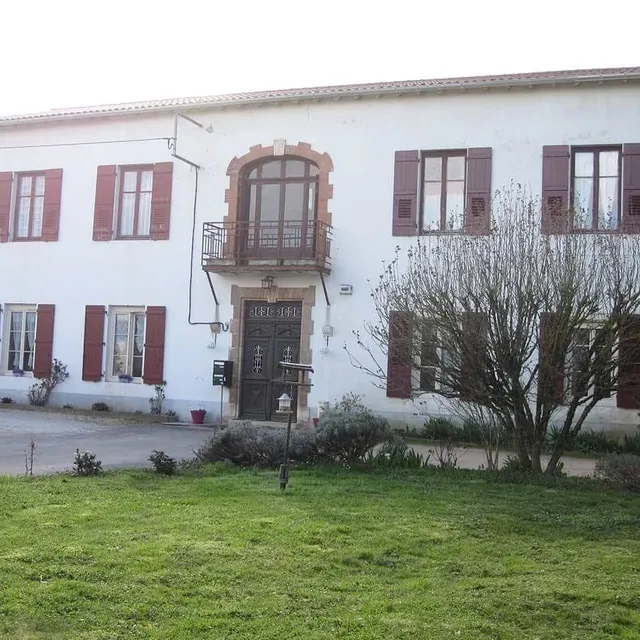 Gites Chanay au 1er étage : aux choix 2 chambres ou 3 chambres